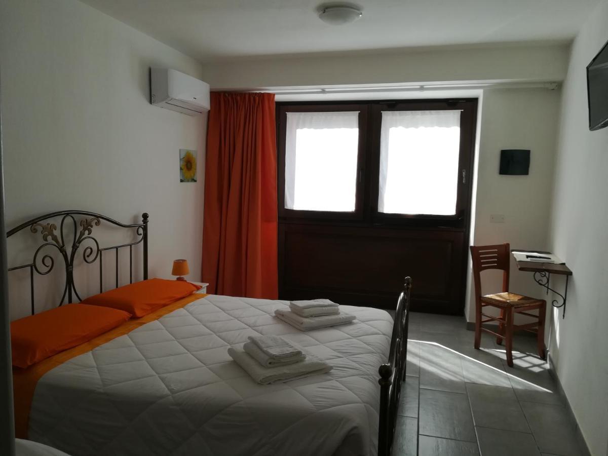 Bed and Breakfast Deiana Santu Lussurgiu Exterior foto